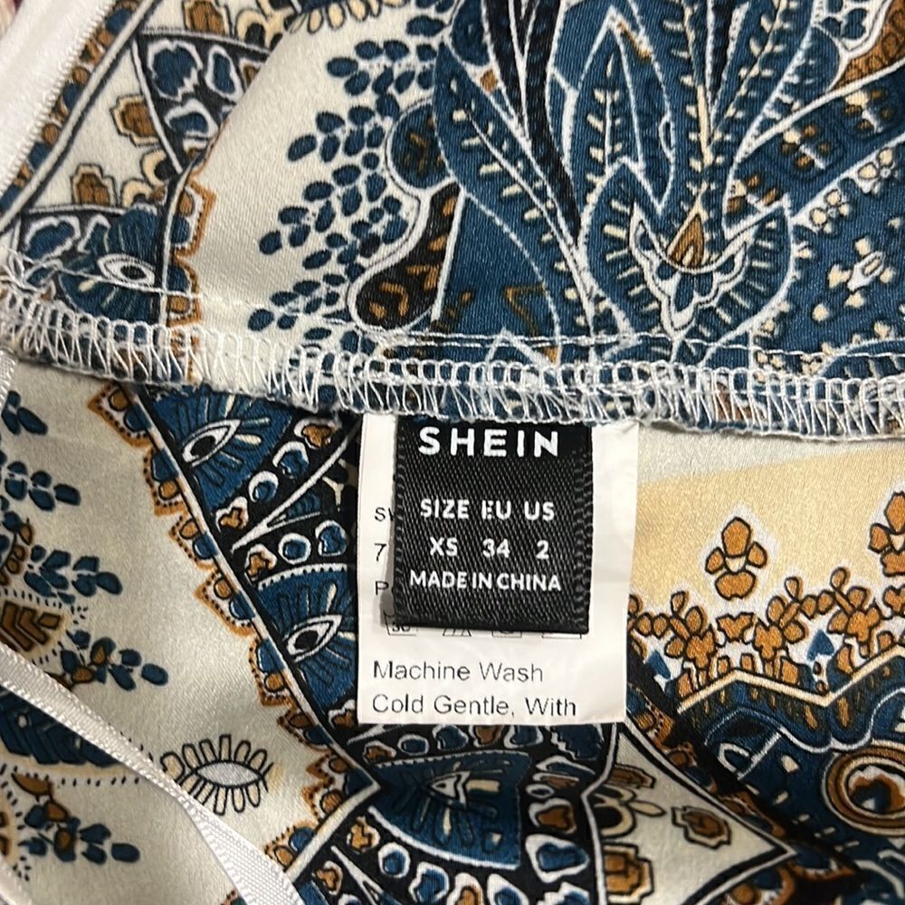 Crop top  - Picture 9 of 11